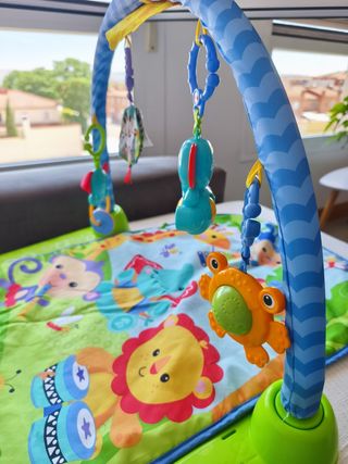 Gimnasio musical Fisher Price bebé