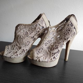 Sandali beige in pizzo