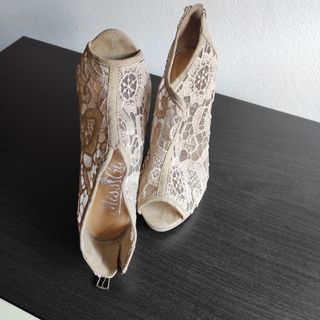 Sandali beige in pizzo