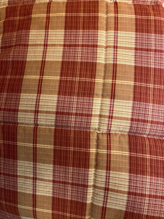 Colcha edredón algodón - Rojo y beige. Cama 90cm