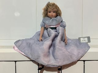 Muñeca porcelana Malú 5489