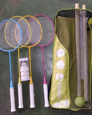 4 Raquetas bádminton + 3 plumas
