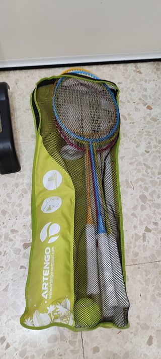 4 Raquetas bádminton + 3 plumas