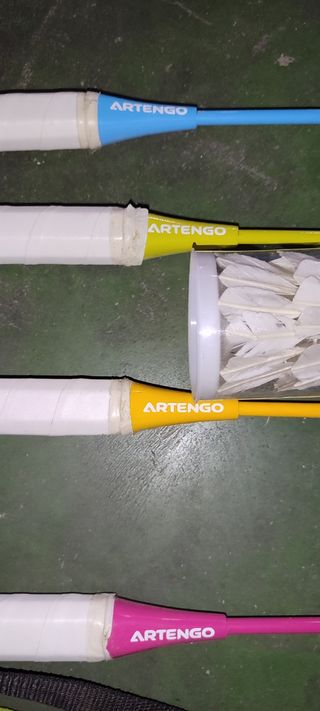 4 Raquetas bádminton + 3 plumas