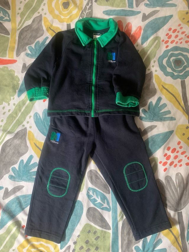 Chándal Colegio El Pilar Valladolid talla 2