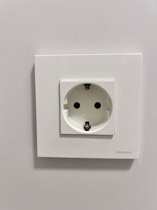 Interruptores y/o enchufes NIESSEN blanco