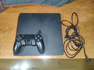 PS4 (PlayStation 4) Slim negra + mando