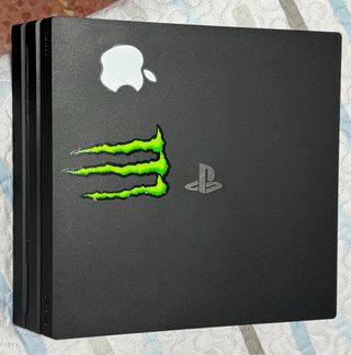 PS4 (PlayStation 4) Slim Negra