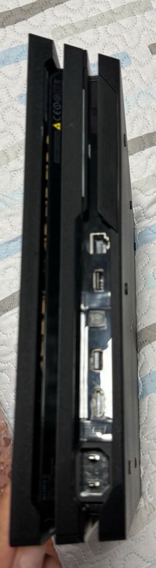 PS4 (PlayStation 4) Slim Negra