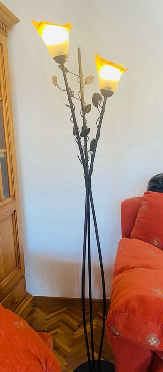 Lampara pie 3 luces estilo floral