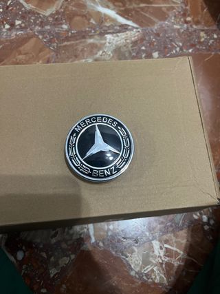 Insignia Mercedes Benz