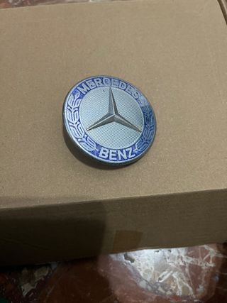 Insignia Mercedes Benz