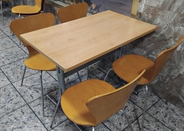 Mesa+4 sillas para bares serian 5 mesas+20 sillas