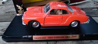 VW Karmann Ghia 1966 1/18 Road Signature de segunda mano por 62
