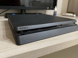 PS4 Slim + Wii, anche separate