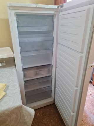 Congelador Beko - 6 cajones