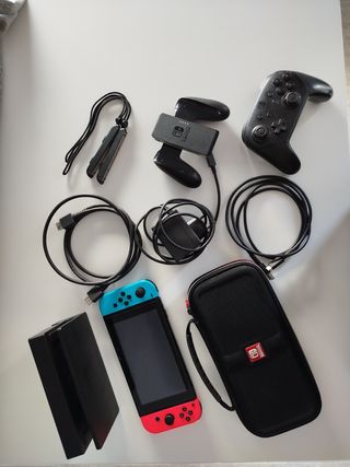 Nintendo Switch - Azul y Rojo