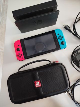 Nintendo Switch - Azul y Rojo