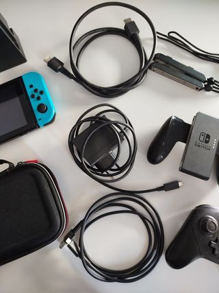 Nintendo Switch - Azul y Rojo