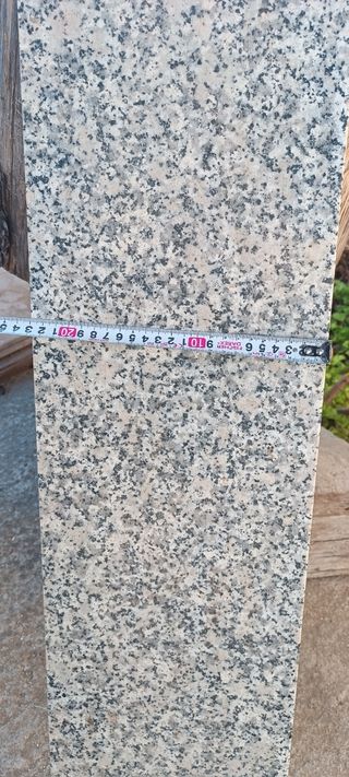 Peldaño para escalón de granito