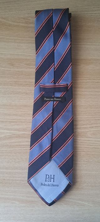 Corbata Pedro del Hierro 