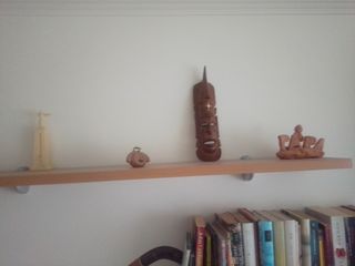 Conjunto vidriera y estantes

