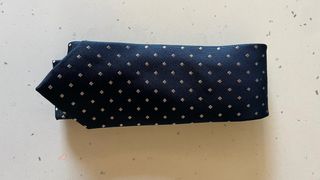Corbata Dustin seda verde con rombos dorados
