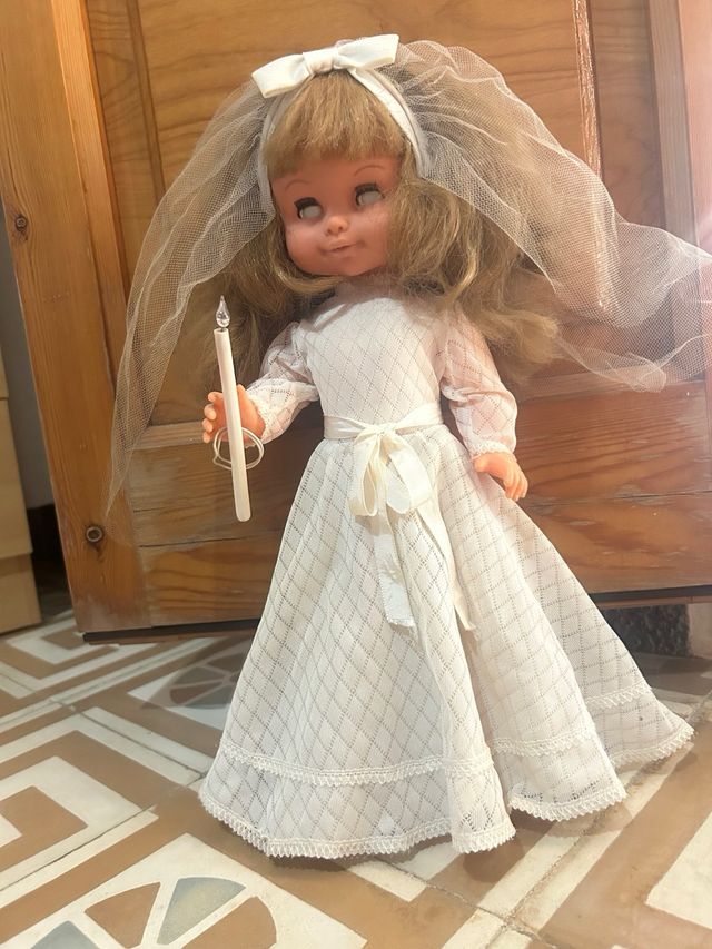 Muñeca comunión diabólica