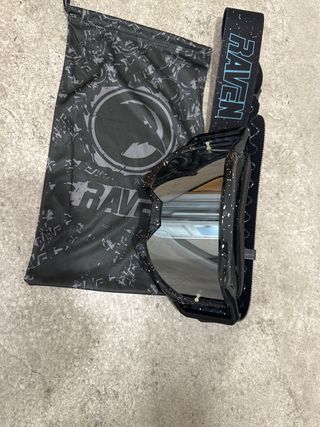 Gafas Raven nuevas con funda