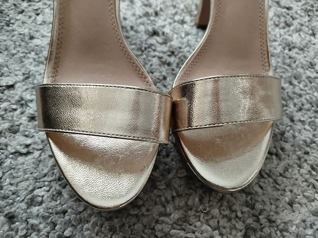 Sandalias doradas 37 nuevas