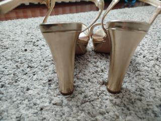 Sandalias doradas 37 nuevas