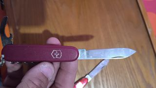 Funda de Navajas Victorinox: Roja y Burdeos