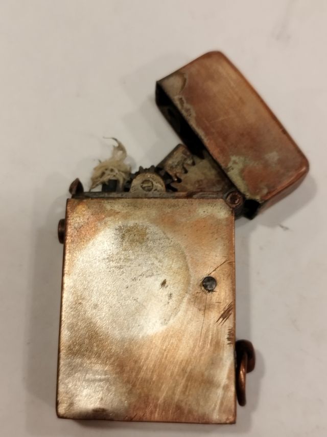 Mechero gasolina antiguo