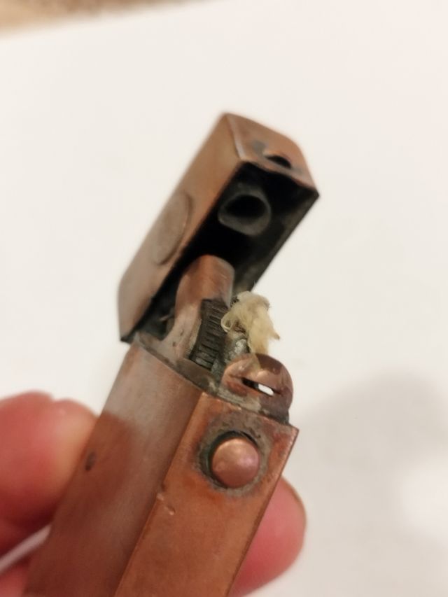 Mechero gasolina antiguo