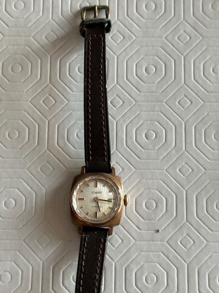 Reloj Duward dorado mujer