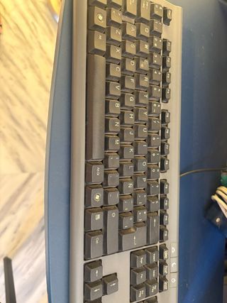 pantalla hp y regalo teclado hp