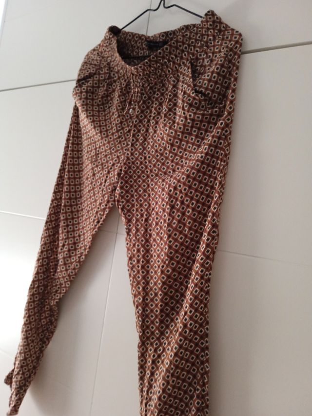 Pantalones Zara estampados