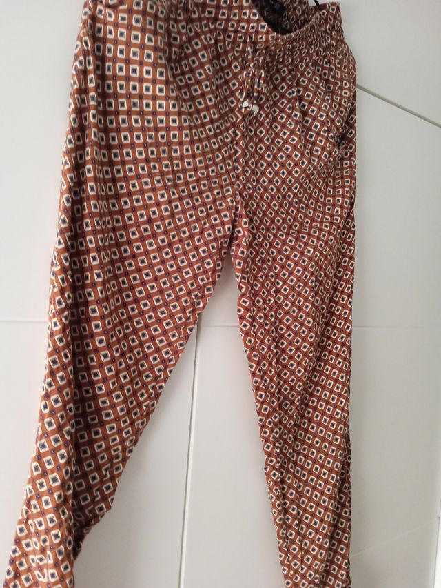 Pantalones Zara estampados