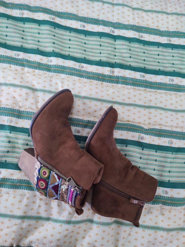 Botas tacón marrón