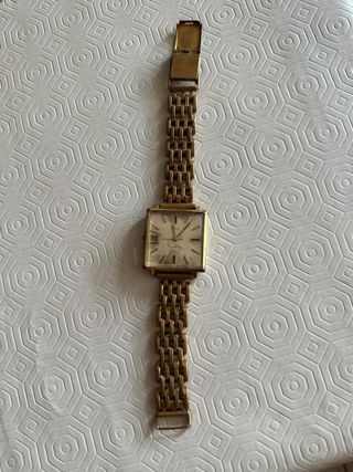 Reloj Diplomatic dorado mujer