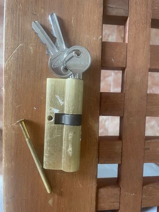 Cerrojo puerta + 3 llaves