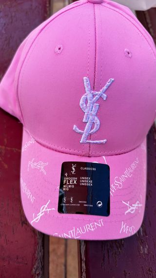 Gorra Yves Saint Laurent rosa