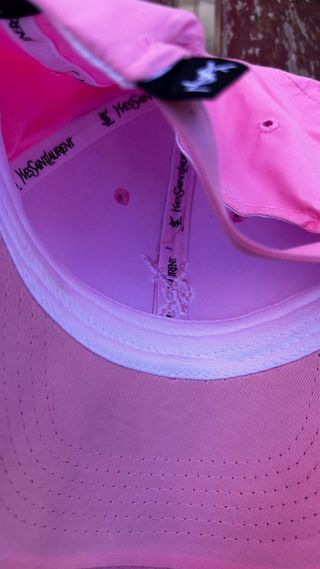 Gorra Yves Saint Laurent rosa