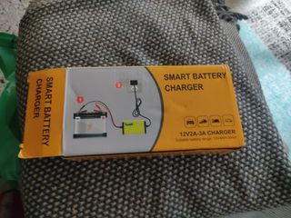 Cargador baterías 12V2A-3A