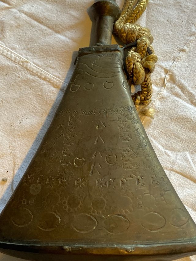 Antico portapolvere in ottone