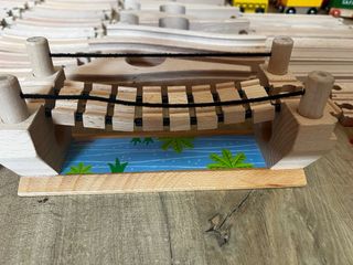 Tren de madera Janod Safari + Ikea Lillabo