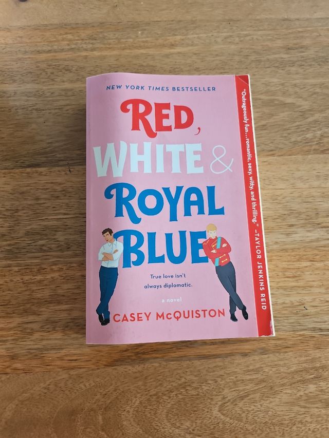 Red, White & Royal Blue: A Novel