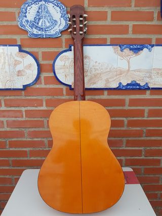 Guitarra Alhambra antigua