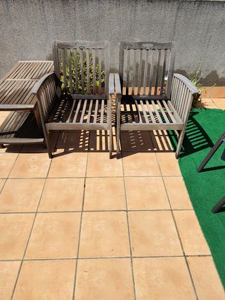 2 Sillas de teka maciza y mesa