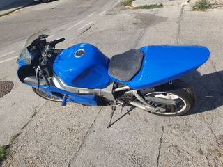 Suzuki gsxr 750 , cambio por enduro de 250 o 450